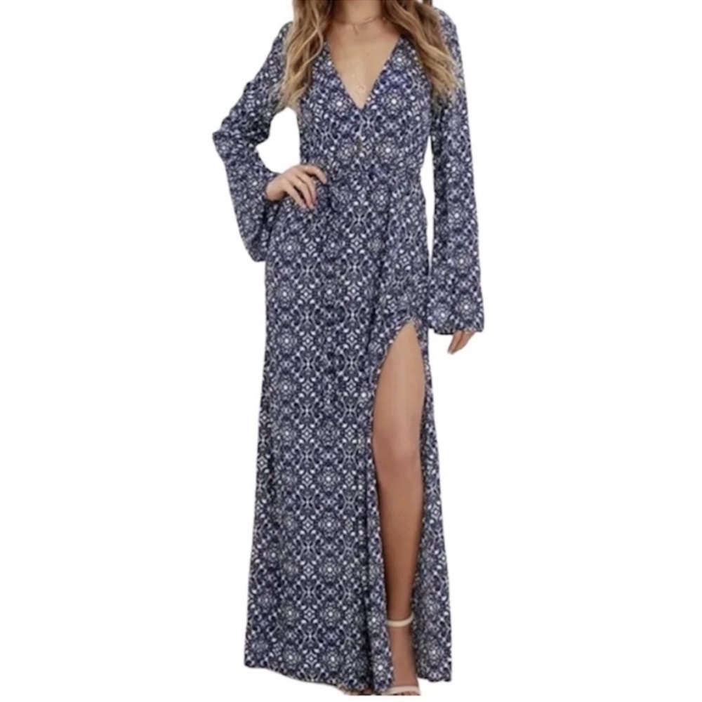 Lulus Mandala Daydream Blue White Print Bell Sleeve Maxi Dress Size M Side Slits